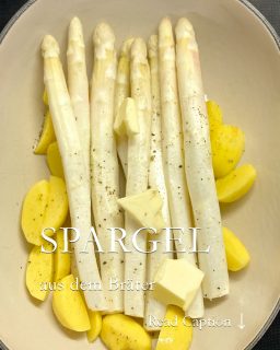 Spargel schmeckt immer. Am liebsten ist er mir, wenn ich ihn ohne viel Tamtam zubereiten kann. Spargel aus dem Bräter ist so ein einfaches Rezept und geht so:
500 Gramm frischen Spargel schälen
200-250 Gramm Kartoffeln schälen und vierteln
direkt in einen Bräter mit fest schließenden Deckel legen.
Kräftig würzen mit
Salz, Pfeffer,
zusätzlich eine Prise Zucker direkt auf den Spargel
Etwa 100 ml Weißwein dazu
und 2-3 Flocken Butter
Aufkochen lassen und dann Deckel drauf.
Nach etwa 20 min kontrollieren,
Deckel ab
Spargel umschichten
Flüssigkeit reduzieren,
dann eine weitere Flocke Butter dazugeben
Spargel darin anbraten
Garzeit: etwa 25-30 min je nach Dicke der Stangen
Guten Appetit
Weitere Rezepte aus meiner Landküche im Blog
https://www.wo-blumenbilder-wachsen.de/rezepte-lieblingsessen-landkueche/
#rezept #spargel #kochen #lecker #gesundeküche #gemüse